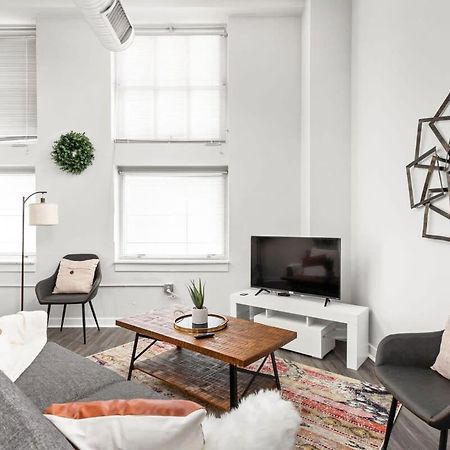 Modern Downtown Apartment 2Br 2Ba By Cozysuites Индианаполис Екстериор снимка