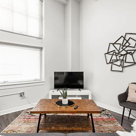 Modern Downtown Apartment 2Br 2Ba By Cozysuites Индианаполис Екстериор снимка