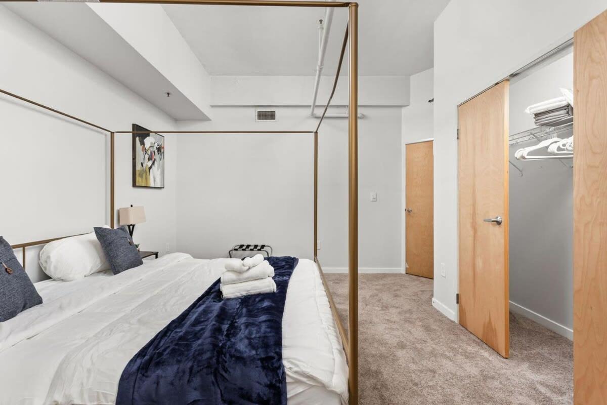 Modern Downtown Apartment 2Br 2Ba By Cozysuites Индианаполис Екстериор снимка
