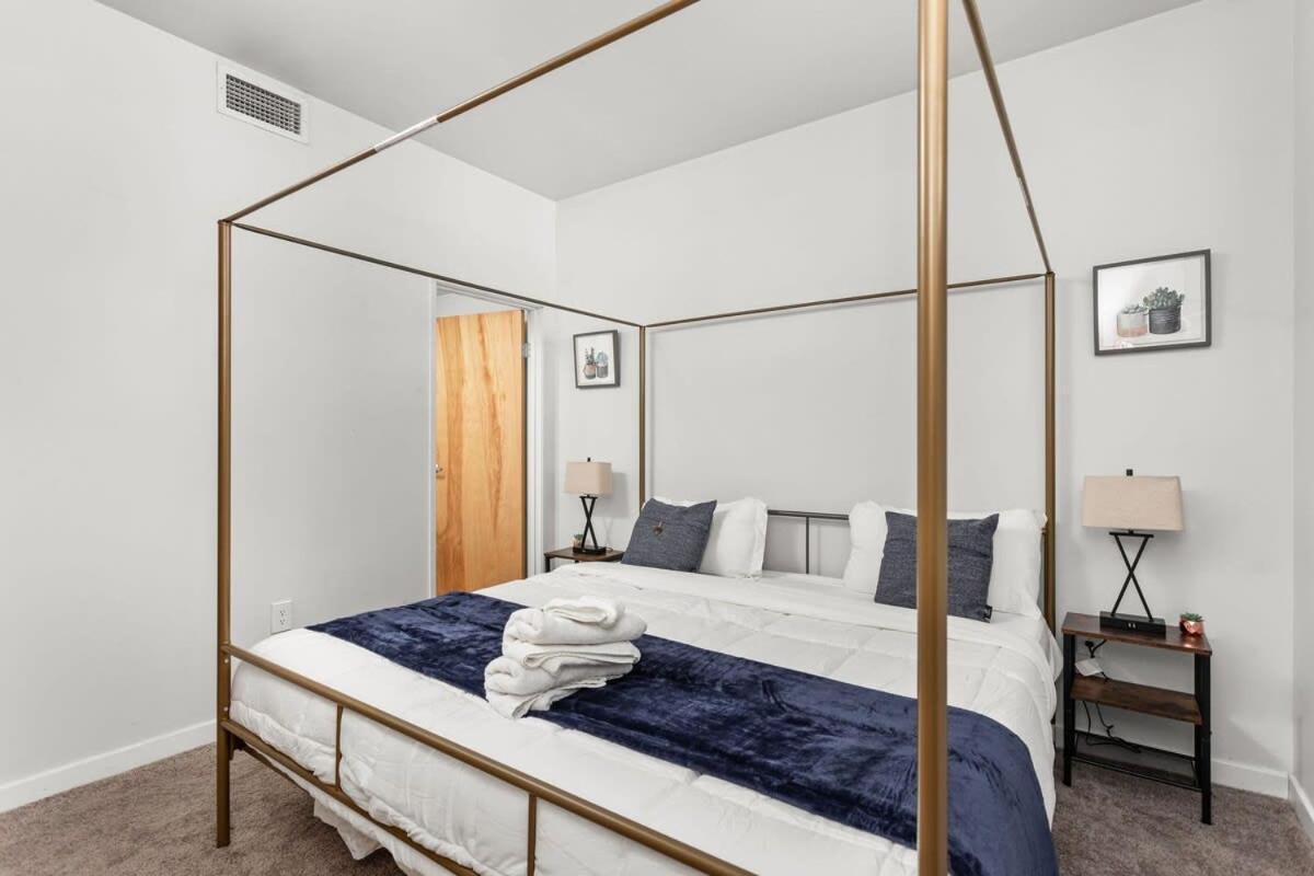 Modern Downtown Apartment 2Br 2Ba By Cozysuites Индианаполис Екстериор снимка